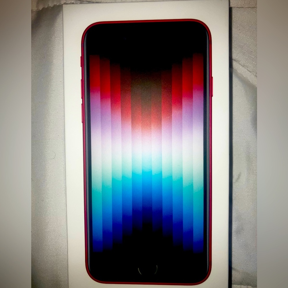 Red IPhone SE 2020 
Got a new phones so tryna sell the old one